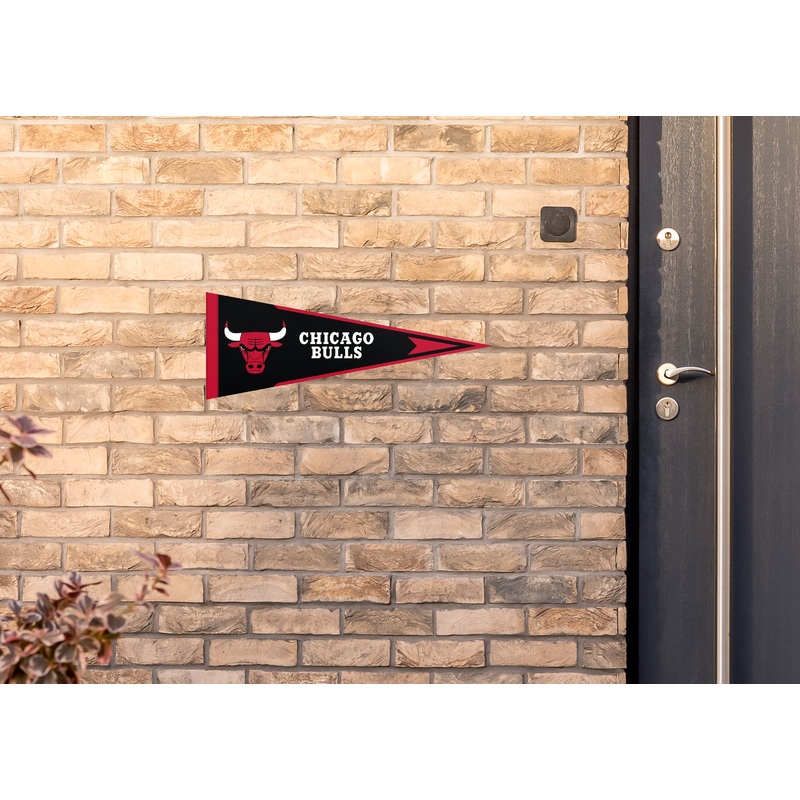 Chicago Bulls – Pennant – Outdoor Wall Decal – Official NBA – Scratch Resistant Alumigraphics Smooth
